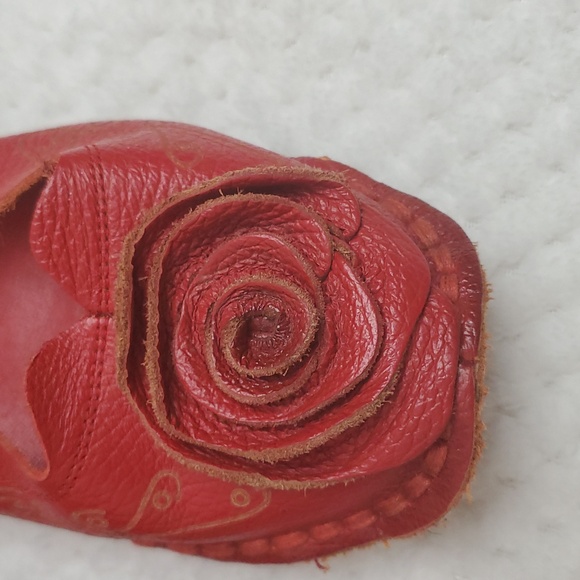 Tuo Rui Red leather ballet flat shoes with rosette,flexible lug sole, Sz.9 - Picture 3 of 16
